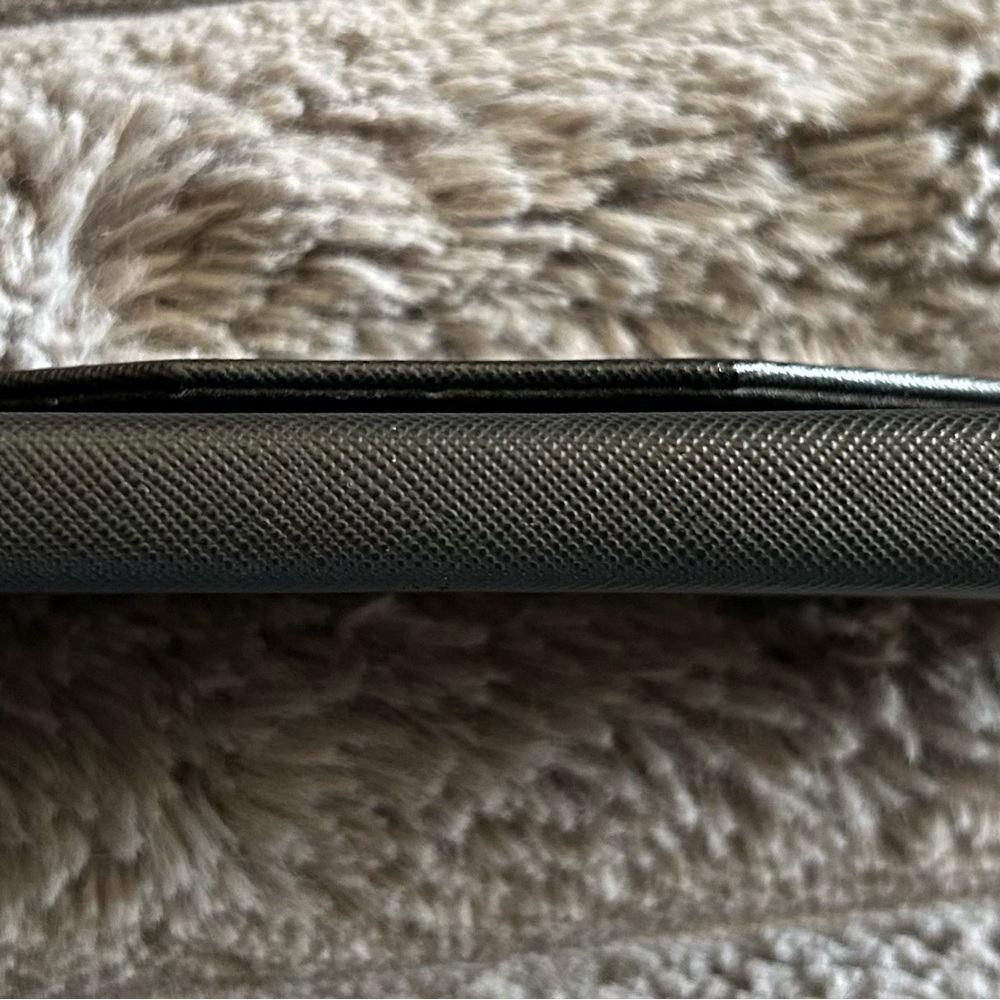 Prive Revaux Black Aviator Sunglasses with Foldable Case - Picture 6 of 7